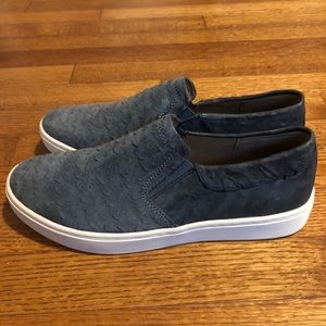 NEW sneakers size 9.5